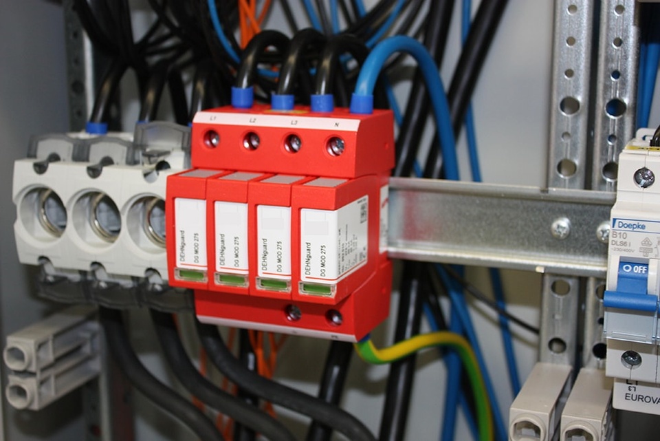 U berspannungsschutz bei Elektrobau GmbH in Breitungen